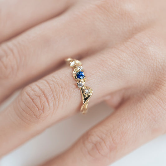 NEXUS LUMINIS: Intrecci di luce con ZAFFIRO e DIAMANTI