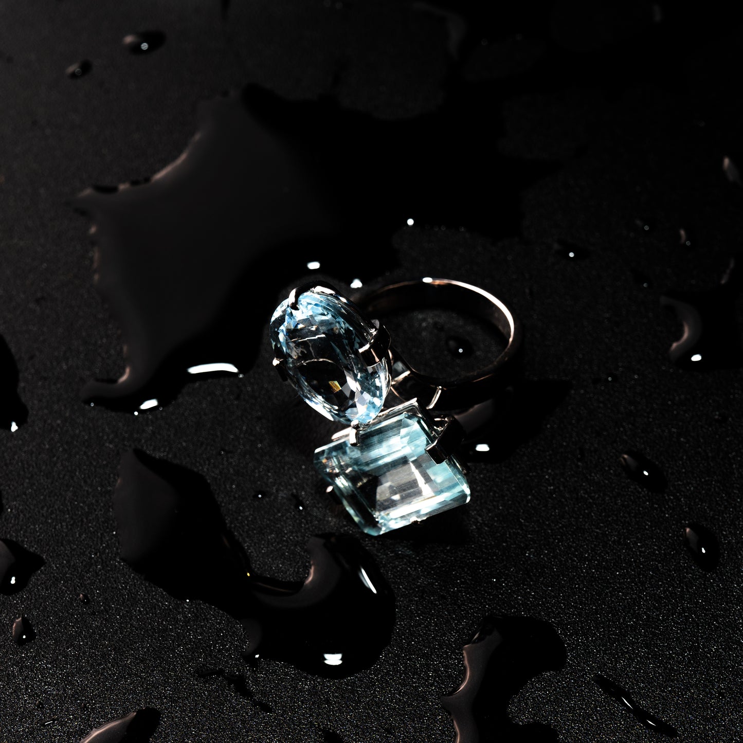 EDEN - ANELLO CONTRARIÈ ACQUAMARINE - ORO BIANCO 750