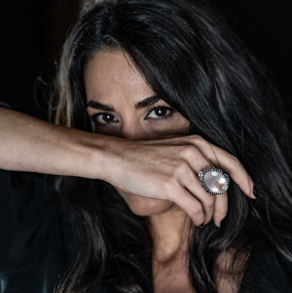 DUCHESS'S BLUSH -ANELLO QUARZO ROSA E DIAMANTI NERI